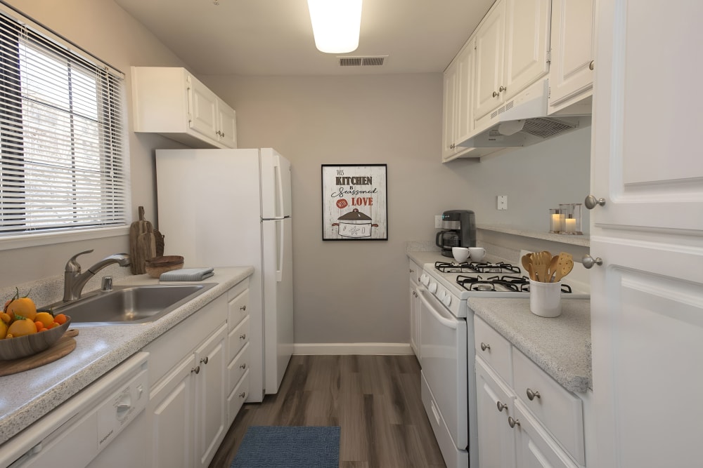 Open-concept kitchen at Foothill Terrace in Auburn, California