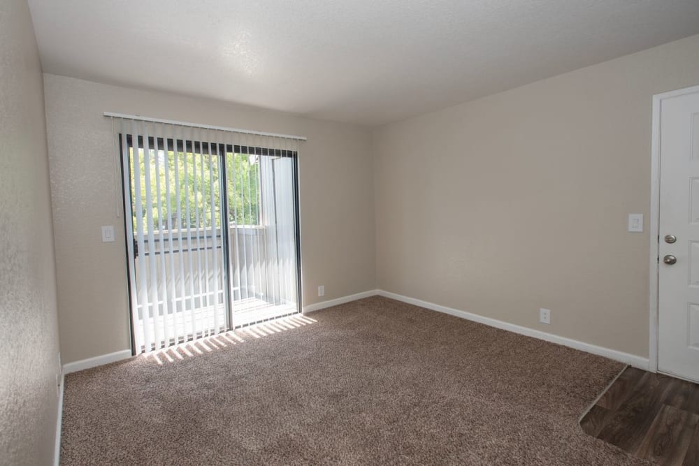Living room area at Zinfandel Ranch Apartments in Rancho Cordova, California