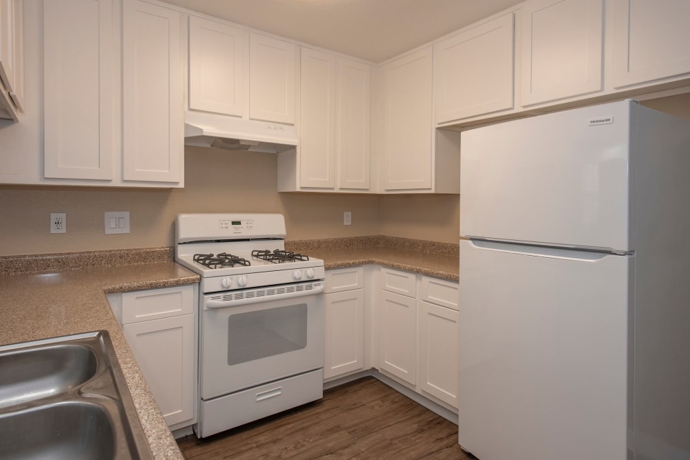 Kitchen appliances at River's Edge Apartments in Lodi, California